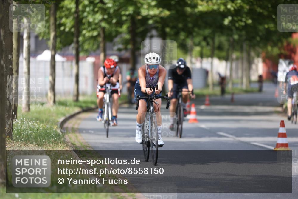 10.08.2025 - GEWOBA Citytriathlon Bremen Yannick Fuchs http://msf.ph/oto/8558150 10.08.2025 12:30:18 Radfahren 717, 722, 733, 745, 760, 823, 884, 932, 935, 943, 1013 meine-sportfotos.de