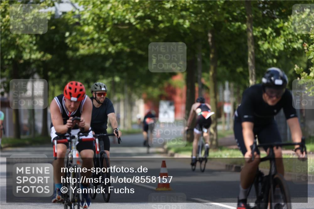 10.08.2025 - GEWOBA Citytriathlon Bremen Yannick Fuchs http://msf.ph/oto/8558157 10.08.2025 12:30:20 Radfahren 722, 733, 745, 760, 767, 823, 884, 932, 935, 943, 1013 meine-sportfotos.de
