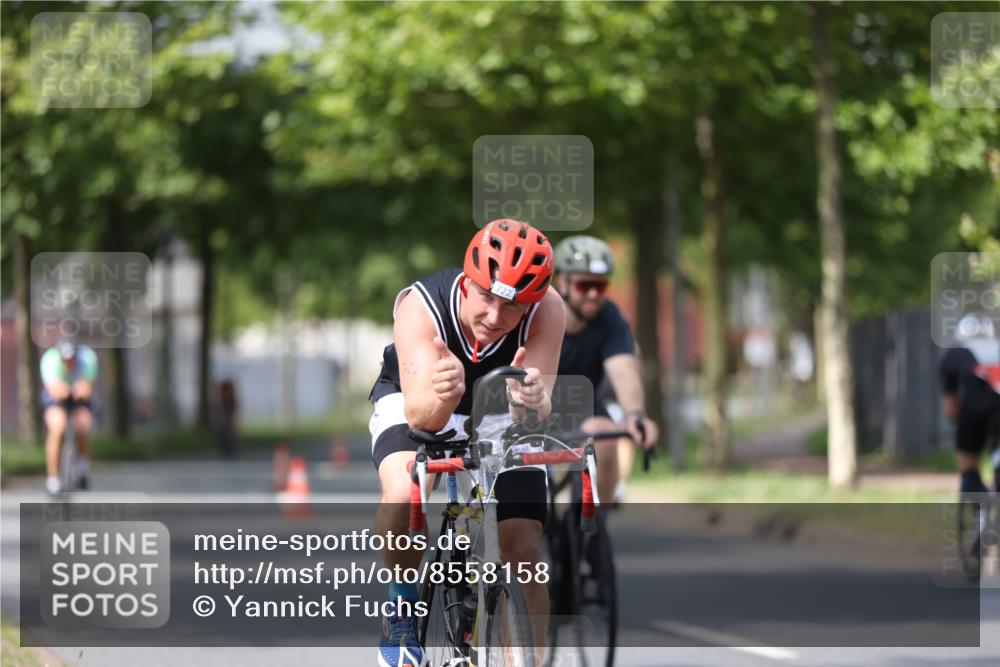 10.08.2025 - GEWOBA Citytriathlon Bremen Yannick Fuchs http://msf.ph/oto/8558158 10.08.2025 12:30:21 Radfahren 722, 733, 745, 760, 767, 823, 884, 932, 935, 943, 1013 meine-sportfotos.de