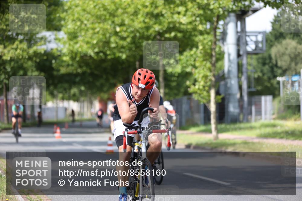 10.08.2025 - GEWOBA Citytriathlon Bremen Yannick Fuchs http://msf.ph/oto/8558160 10.08.2025 12:30:21 Radfahren 722, 733, 745, 760, 767, 823, 884, 932, 935, 943, 1013 meine-sportfotos.de