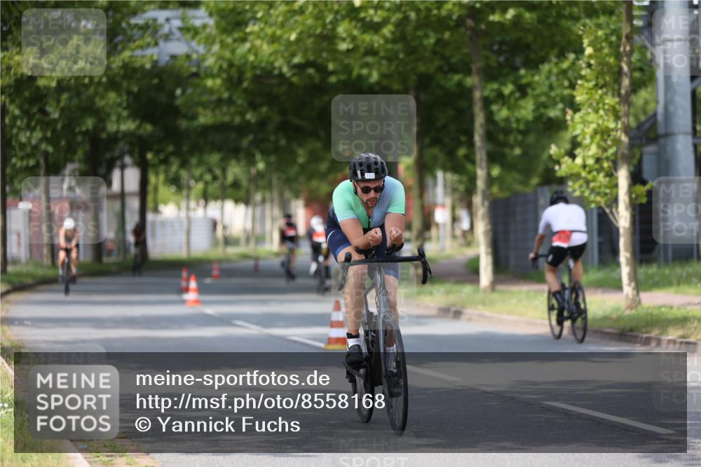 10.08.2025 - GEWOBA Citytriathlon Bremen Yannick Fuchs http://msf.ph/oto/8558168 10.08.2025 12:30:23 Radfahren 722, 733, 745, 767, 823, 884, 932, 935, 943, 1013 meine-sportfotos.de