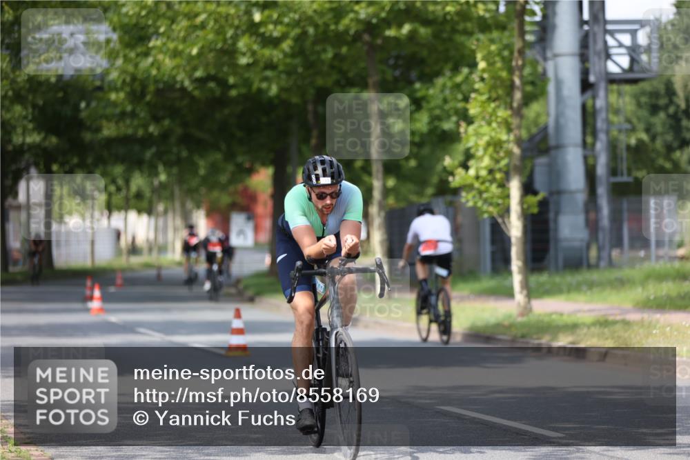 10.08.2025 - GEWOBA Citytriathlon Bremen Yannick Fuchs http://msf.ph/oto/8558169 10.08.2025 12:30:24 Radfahren 722, 733, 745, 767, 823, 884, 924, 932, 935, 943, 1013 meine-sportfotos.de