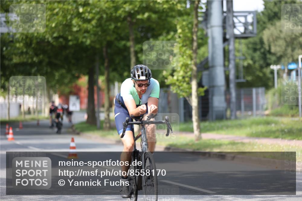 10.08.2025 - GEWOBA Citytriathlon Bremen Yannick Fuchs http://msf.ph/oto/8558170 10.08.2025 12:30:24 Radfahren 722, 733, 745, 767, 823, 884, 924, 932, 935, 943, 1013 meine-sportfotos.de