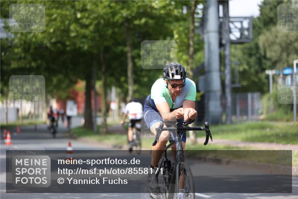 10.08.2025 - GEWOBA Citytriathlon Bremen Yannick Fuchs http://msf.ph/oto/8558171 10.08.2025 12:30:24 Radfahren 722, 733, 745, 767, 823, 884, 924, 932, 935, 943, 1013 meine-sportfotos.de