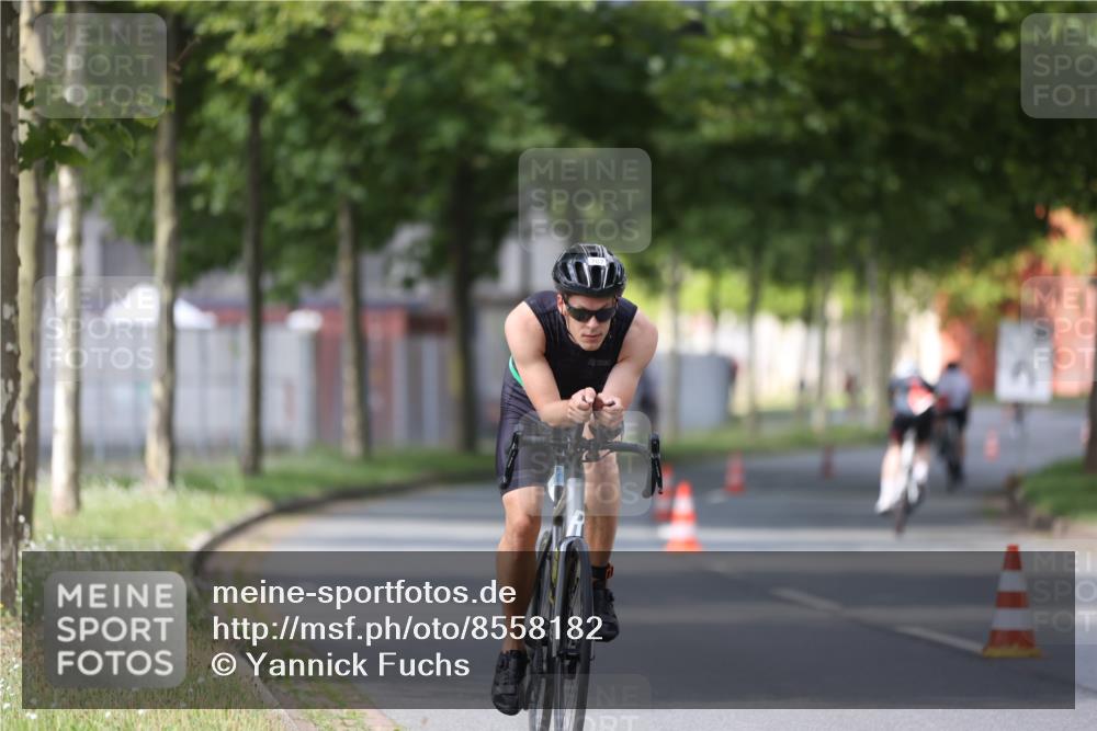 10.08.2025 - GEWOBA Citytriathlon Bremen Yannick Fuchs http://msf.ph/oto/8558182 10.08.2025 12:30:30 Radfahren 722, 733, 745, 767, 823, 924, 932, 937, 943, 1011 meine-sportfotos.de