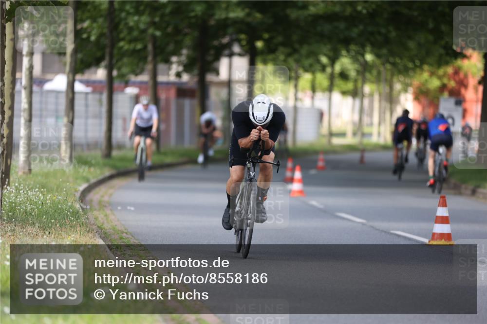 10.08.2025 - GEWOBA Citytriathlon Bremen Yannick Fuchs http://msf.ph/oto/8558186 10.08.2025 12:30:34 Radfahren 733, 745, 767, 823, 924, 932, 937, 1011, 1022, 1026 meine-sportfotos.de