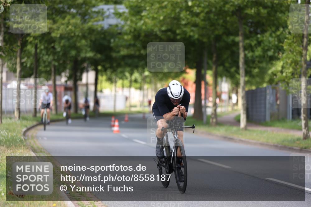 10.08.2025 - GEWOBA Citytriathlon Bremen Yannick Fuchs http://msf.ph/oto/8558187 10.08.2025 12:30:35 Radfahren 733, 745, 767, 823, 924, 932, 937, 1011, 1022, 1026 meine-sportfotos.de