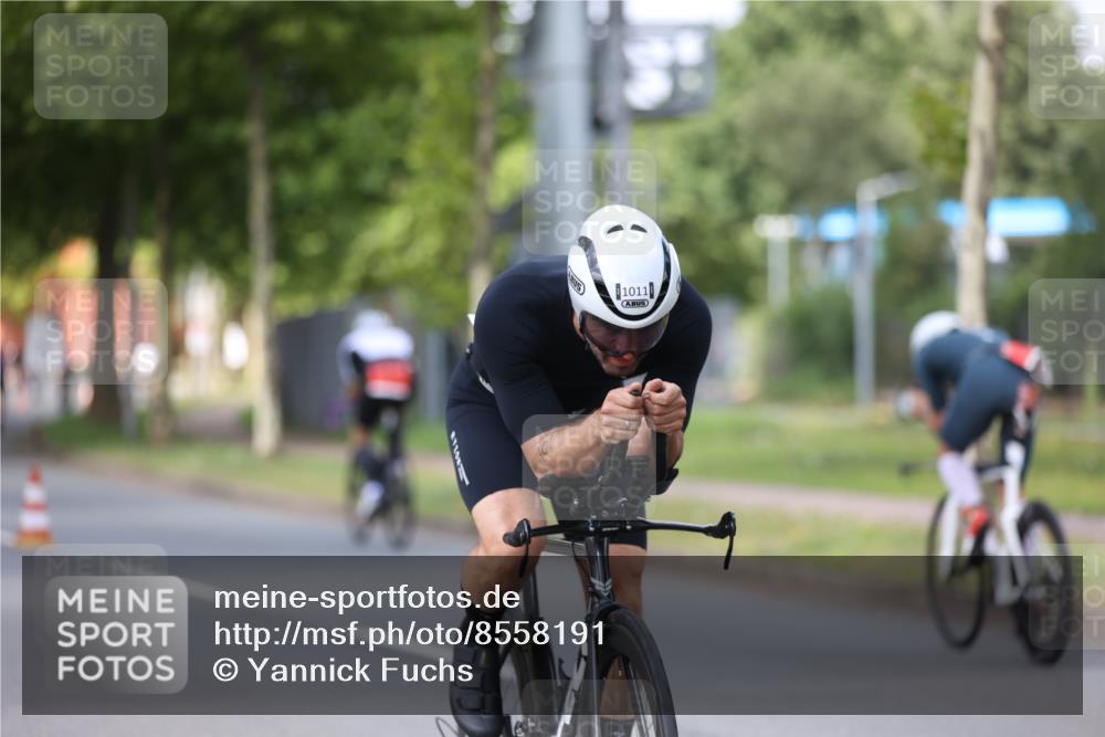 10.08.2025 - GEWOBA Citytriathlon Bremen Yannick Fuchs http://msf.ph/oto/8558191 10.08.2025 12:30:36 Radfahren 733, 752, 767, 924, 932, 937, 1011, 1022, 1026 meine-sportfotos.de