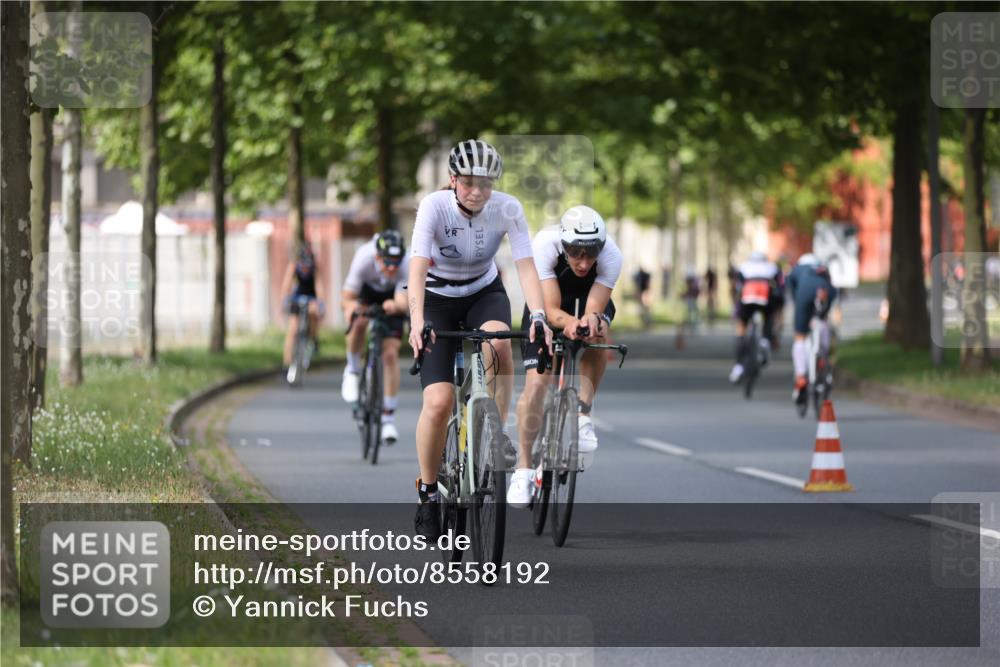 10.08.2025 - GEWOBA Citytriathlon Bremen Yannick Fuchs http://msf.ph/oto/8558192 10.08.2025 12:30:38 Radfahren 733, 752, 767, 916, 924, 932, 937, 951, 1011, 1022, 1026 meine-sportfotos.de