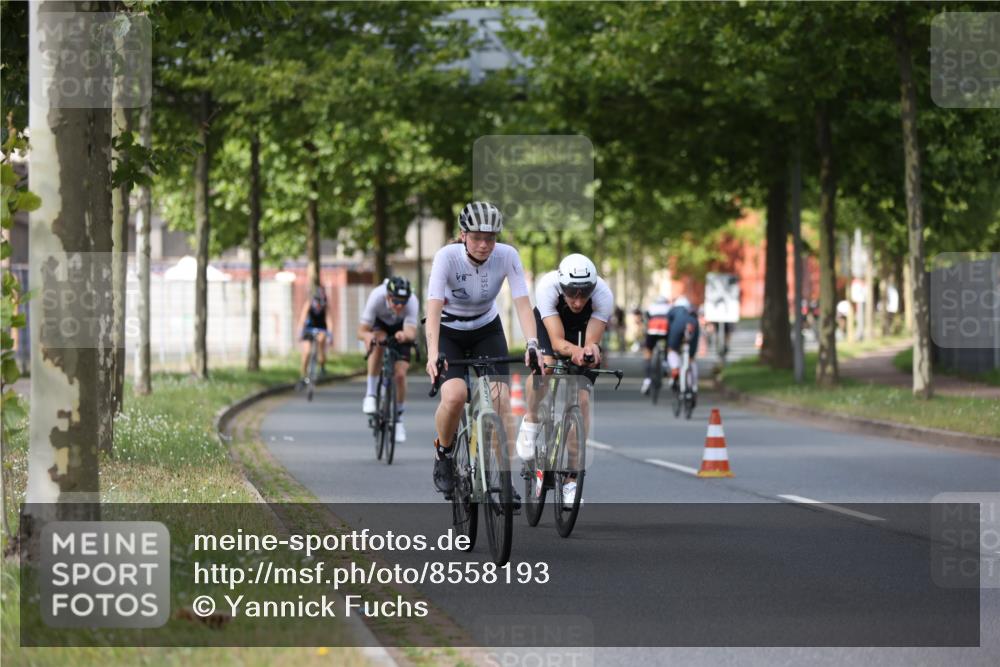 10.08.2025 - GEWOBA Citytriathlon Bremen Yannick Fuchs http://msf.ph/oto/8558193 10.08.2025 12:30:38 Radfahren 733, 752, 767, 916, 924, 932, 937, 951, 1011, 1022, 1026 meine-sportfotos.de
