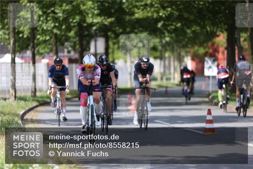 10.08.2025 - GEWOBA Citytriathlon Bremen Yannick Fuchs http://msf.ph/oto/8558215 10.08.2025 12:30:46 Radfahren 587, 752, 916, 924, 937, 951, 1011, 1020, 1022, 1026 meine-sportfotos.de