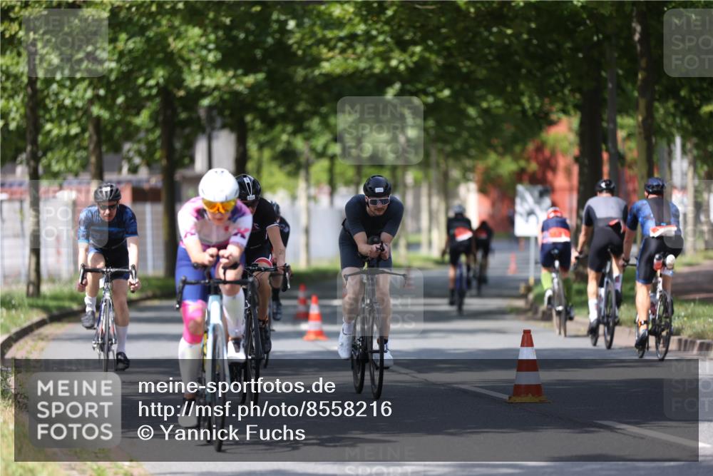 10.08.2025 - GEWOBA Citytriathlon Bremen Yannick Fuchs http://msf.ph/oto/8558216 10.08.2025 12:30:46 Radfahren 587, 752, 916, 924, 937, 951, 1011, 1020, 1022, 1026 meine-sportfotos.de