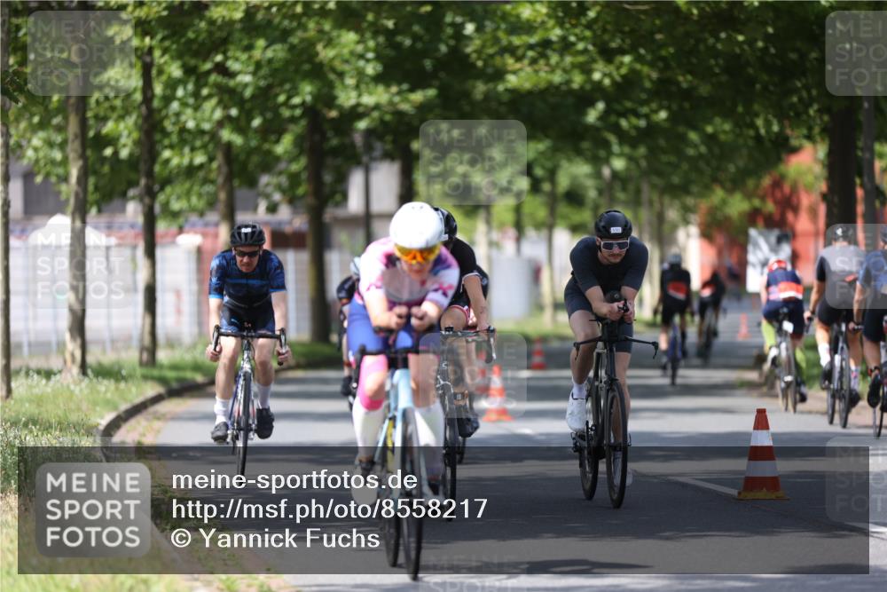 10.08.2025 - GEWOBA Citytriathlon Bremen Yannick Fuchs http://msf.ph/oto/8558217 10.08.2025 12:30:46 Radfahren 587, 752, 916, 924, 937, 951, 1011, 1020, 1022, 1026 meine-sportfotos.de