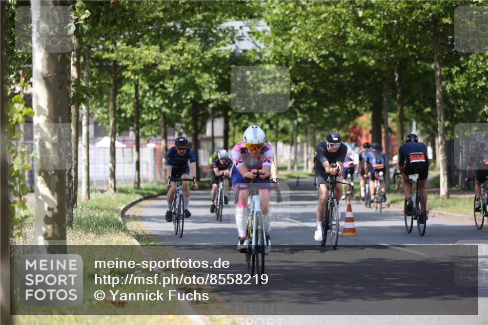 10.08.2025 - GEWOBA Citytriathlon Bremen Yannick Fuchs http://msf.ph/oto/8558219 10.08.2025 12:30:47 Radfahren 587, 752, 916, 924, 937, 951, 1011, 1020, 1022, 1026 meine-sportfotos.de