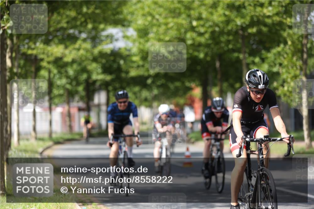 10.08.2025 - GEWOBA Citytriathlon Bremen Yannick Fuchs http://msf.ph/oto/8558222 10.08.2025 12:30:48 Radfahren 587, 752, 916, 924, 937, 951, 1011, 1020, 1022, 1026 meine-sportfotos.de