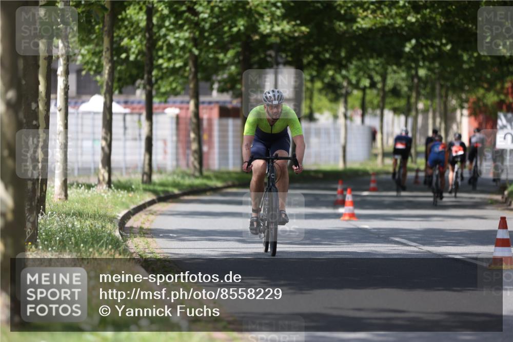 10.08.2025 - GEWOBA Citytriathlon Bremen Yannick Fuchs http://msf.ph/oto/8558229 10.08.2025 12:30:51 Radfahren 587, 752, 916, 937, 951, 1020, 1022, 1026 meine-sportfotos.de