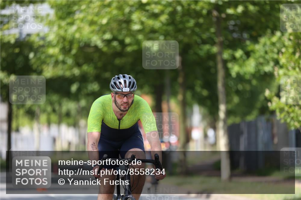 10.08.2025 - GEWOBA Citytriathlon Bremen Yannick Fuchs http://msf.ph/oto/8558234 10.08.2025 12:30:53 Radfahren 587, 752, 916, 937, 951, 1020, 1022, 1026 meine-sportfotos.de
