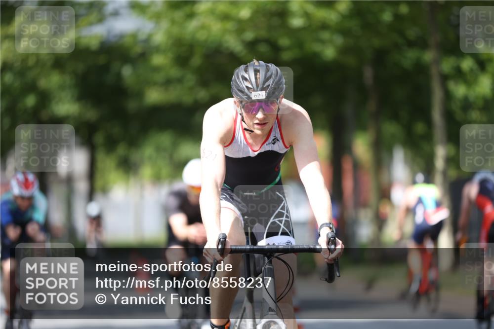 10.08.2025 - GEWOBA Citytriathlon Bremen Yannick Fuchs http://msf.ph/oto/8558237 10.08.2025 12:31:08 Radfahren 575, 621, 630, 692, 753, 801 meine-sportfotos.de