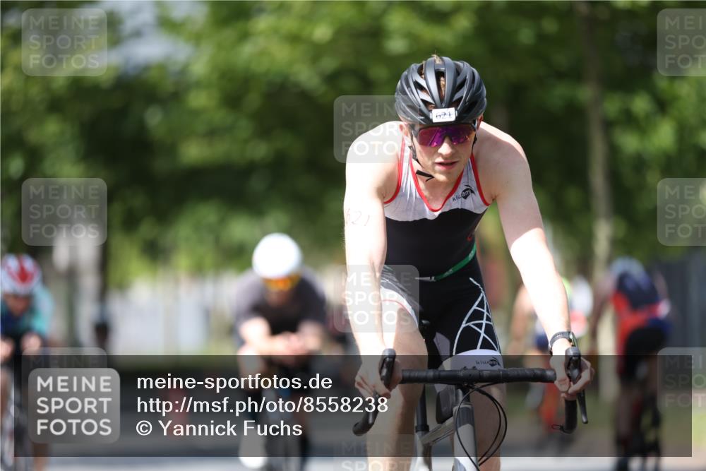 10.08.2025 - GEWOBA Citytriathlon Bremen Yannick Fuchs http://msf.ph/oto/8558238 10.08.2025 12:31:08 Radfahren 575, 621, 630, 692, 753, 801 meine-sportfotos.de