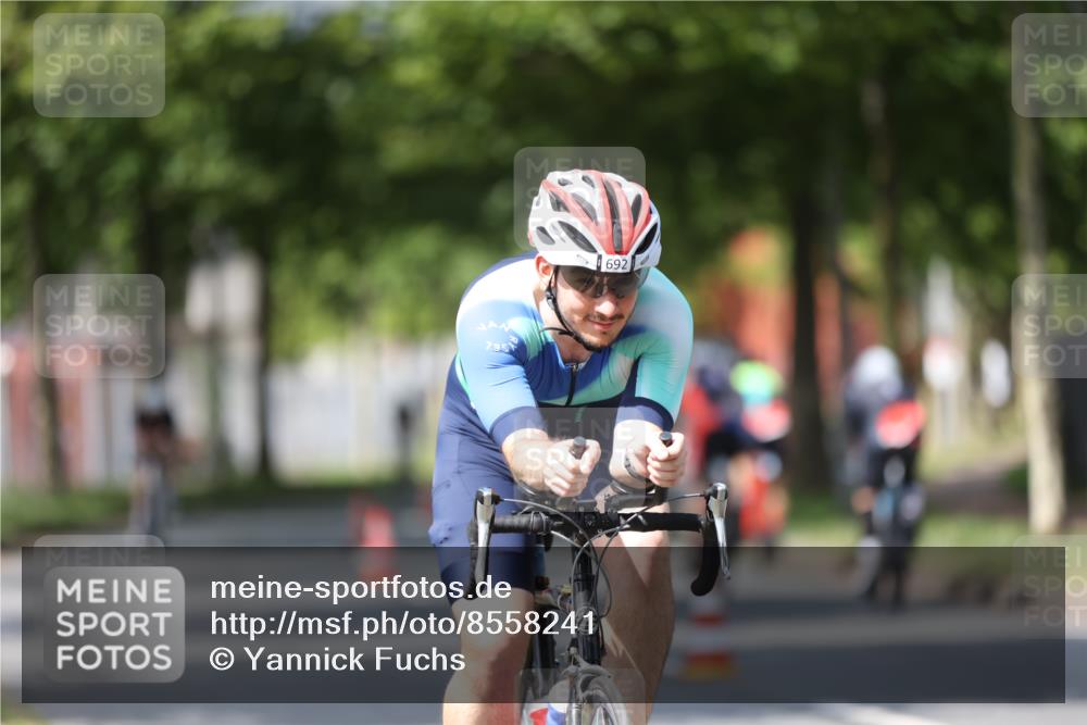10.08.2025 - GEWOBA Citytriathlon Bremen Yannick Fuchs http://msf.ph/oto/8558241 10.08.2025 12:31:10 Radfahren 575, 621, 630, 692, 753, 801 meine-sportfotos.de