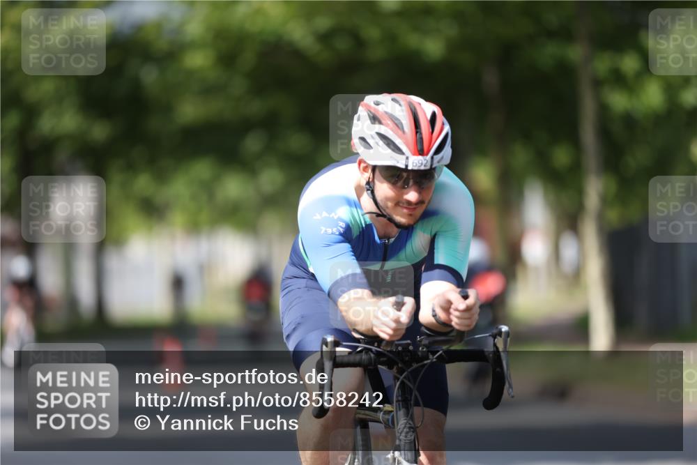 10.08.2025 - GEWOBA Citytriathlon Bremen Yannick Fuchs http://msf.ph/oto/8558242 10.08.2025 12:31:10 Radfahren 575, 621, 630, 692, 753, 801 meine-sportfotos.de