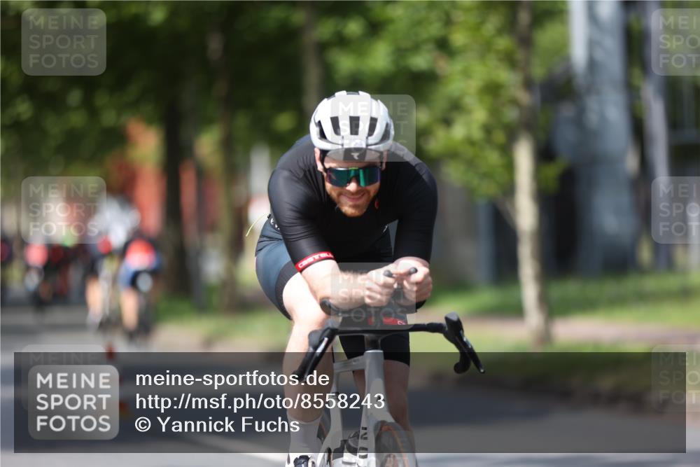 10.08.2025 - GEWOBA Citytriathlon Bremen Yannick Fuchs http://msf.ph/oto/8558243 10.08.2025 12:31:14 Radfahren 575, 621, 630, 692, 753, 801, 894, 905 meine-sportfotos.de