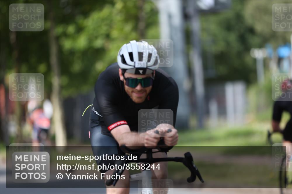 10.08.2025 - GEWOBA Citytriathlon Bremen Yannick Fuchs http://msf.ph/oto/8558244 10.08.2025 12:31:14 Radfahren 575, 621, 630, 692, 753, 801, 894, 905 meine-sportfotos.de