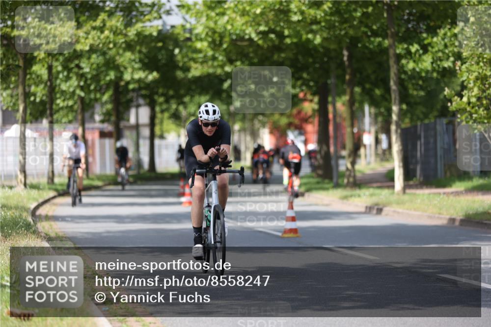 10.08.2025 - GEWOBA Citytriathlon Bremen Yannick Fuchs http://msf.ph/oto/8558247 10.08.2025 12:31:17 Radfahren 575, 616, 621, 630, 692, 753, 801, 894, 905 meine-sportfotos.de