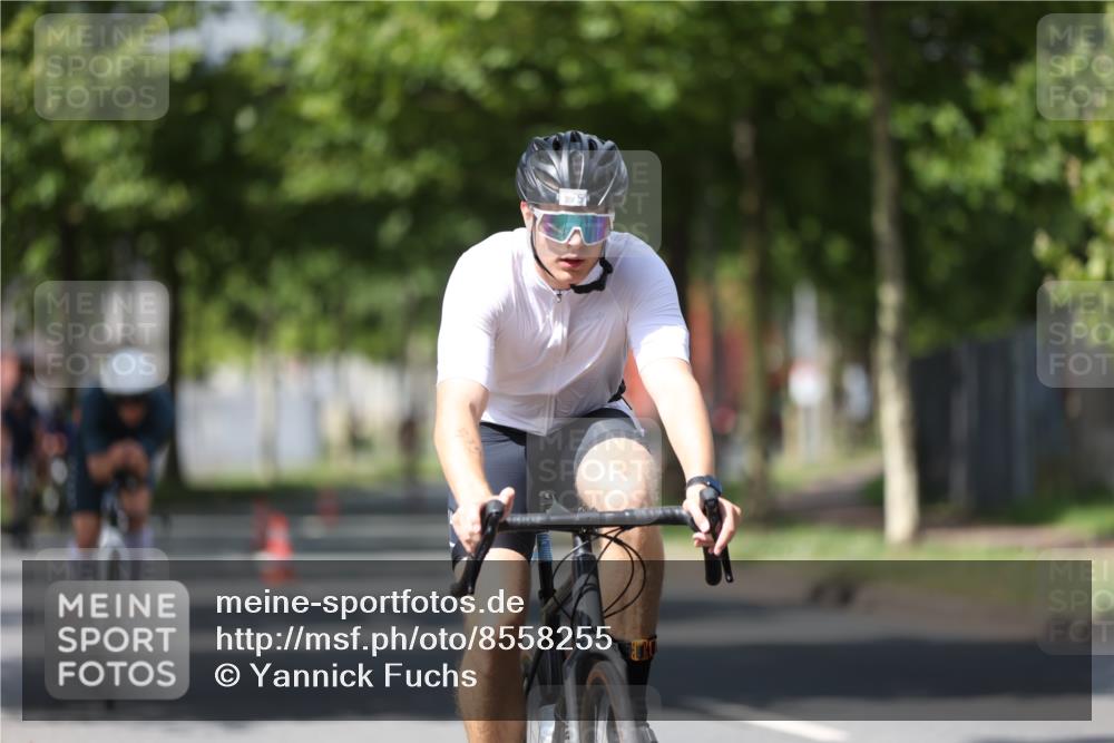 10.08.2025 - GEWOBA Citytriathlon Bremen Yannick Fuchs http://msf.ph/oto/8558255 10.08.2025 12:31:21 Radfahren 575, 616, 621, 630, 692, 753, 801, 863, 894, 905 meine-sportfotos.de