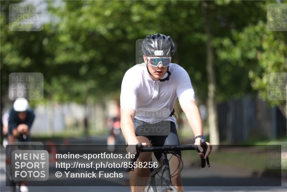 10.08.2025 - GEWOBA Citytriathlon Bremen Yannick Fuchs http://msf.ph/oto/8558256 10.08.2025 12:31:21 Radfahren 575, 616, 621, 630, 692, 753, 801, 863, 894, 905 meine-sportfotos.de