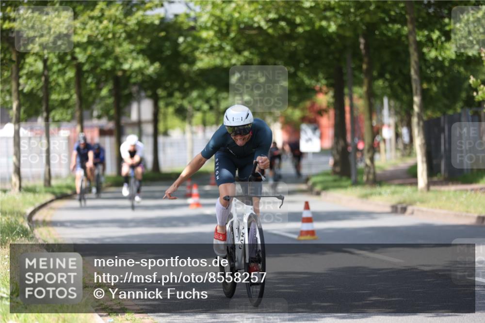 10.08.2025 - GEWOBA Citytriathlon Bremen Yannick Fuchs http://msf.ph/oto/8558257 10.08.2025 12:31:22 Radfahren 575, 616, 621, 630, 649, 753, 801, 863, 894, 905 meine-sportfotos.de