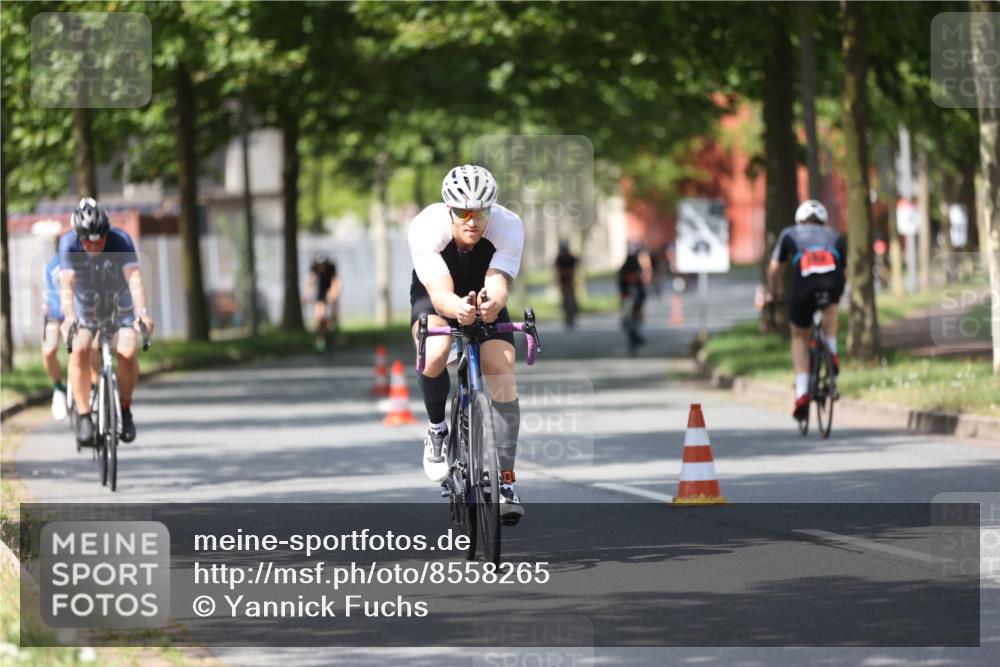 10.08.2025 - GEWOBA Citytriathlon Bremen Yannick Fuchs http://msf.ph/oto/8558265 10.08.2025 12:31:24 Radfahren 564, 575, 616, 630, 649, 753, 788, 793, 863, 894, 905 meine-sportfotos.de