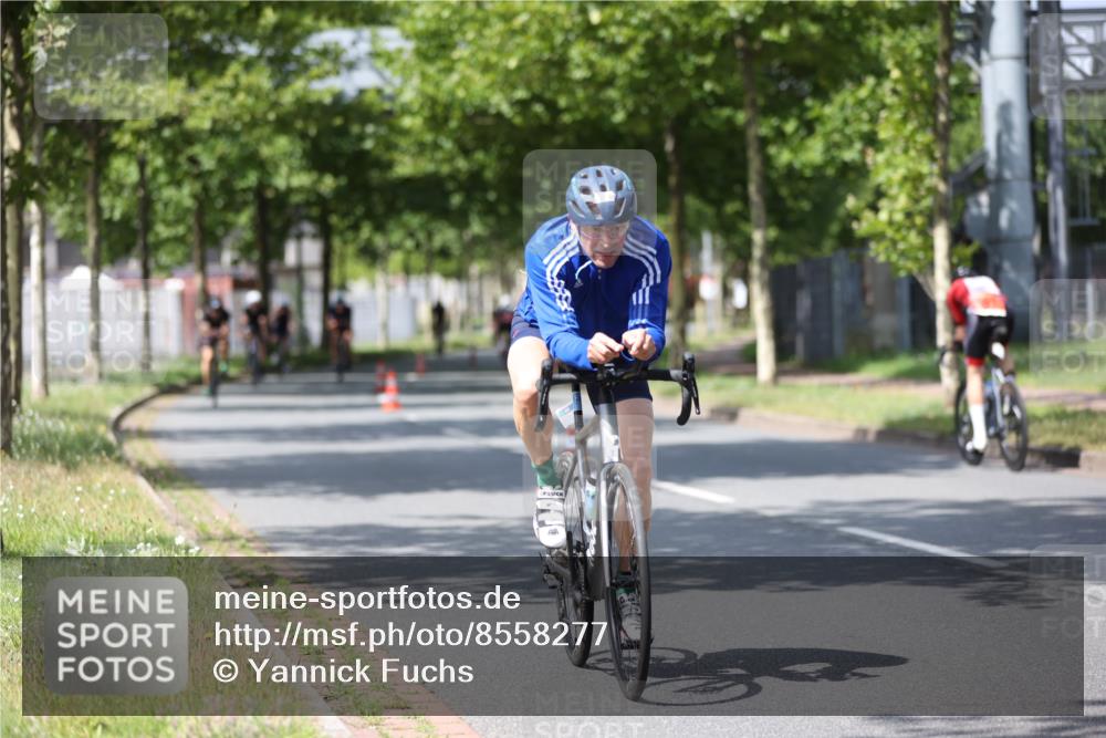 10.08.2025 - GEWOBA Citytriathlon Bremen Yannick Fuchs http://msf.ph/oto/8558277 10.08.2025 12:31:28 Radfahren 564, 575, 616, 630, 649, 655, 753, 788, 793, 863, 894, 905, 950 meine-sportfotos.de