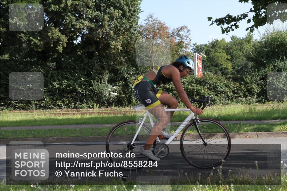 10.08.2025 - GEWOBA Citytriathlon Bremen Yannick Fuchs http://msf.ph/oto/8558284 10.08.2025 10:27:25 Radfahren 351, 422, 437, 511 meine-sportfotos.de