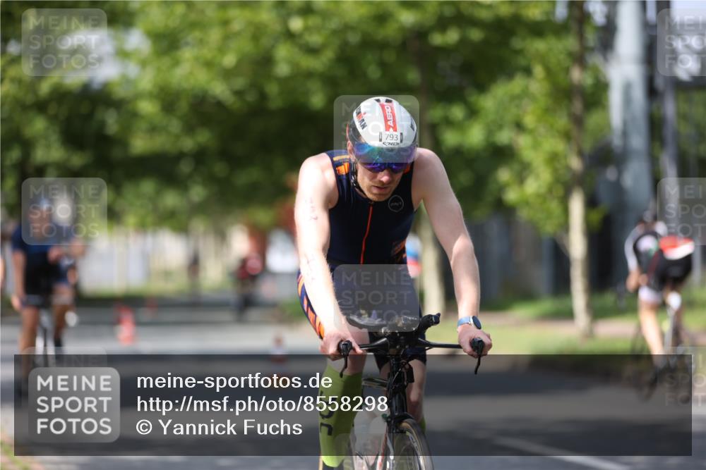 10.08.2025 - GEWOBA Citytriathlon Bremen Yannick Fuchs http://msf.ph/oto/8558298 10.08.2025 12:31:34 Radfahren 564, 616, 649, 654, 655, 666, 788, 793, 863, 894, 905, 950 meine-sportfotos.de