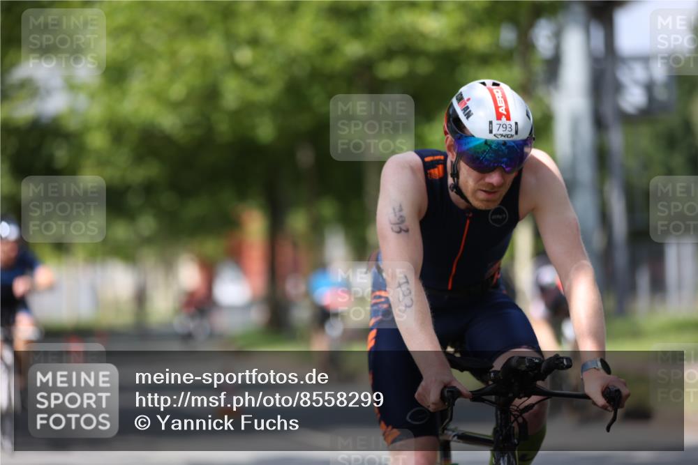 10.08.2025 - GEWOBA Citytriathlon Bremen Yannick Fuchs http://msf.ph/oto/8558299 10.08.2025 12:31:34 Radfahren 564, 616, 649, 654, 655, 666, 788, 793, 863, 894, 905, 950 meine-sportfotos.de