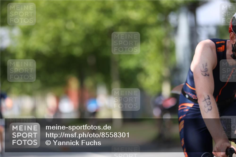 10.08.2025 - GEWOBA Citytriathlon Bremen Yannick Fuchs http://msf.ph/oto/8558301 10.08.2025 12:31:34 Radfahren 564, 616, 649, 654, 655, 666, 788, 793, 863, 894, 905, 950 meine-sportfotos.de