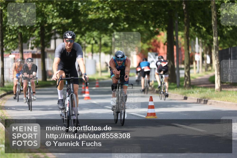10.08.2025 - GEWOBA Citytriathlon Bremen Yannick Fuchs http://msf.ph/oto/8558308 10.08.2025 12:31:36 Radfahren 564, 616, 649, 654, 655, 666, 667, 788, 793, 863, 894, 905, 950 meine-sportfotos.de