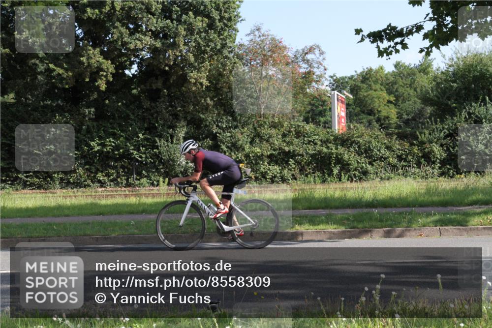 10.08.2025 - GEWOBA Citytriathlon Bremen Yannick Fuchs http://msf.ph/oto/8558309 10.08.2025 10:28:26 Radfahren 425 meine-sportfotos.de