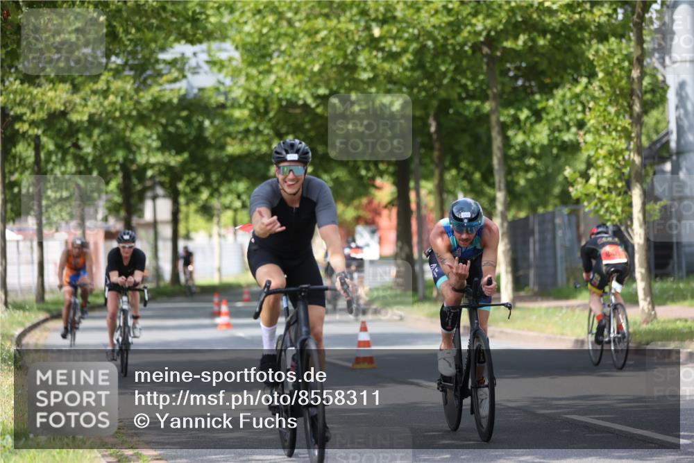 10.08.2025 - GEWOBA Citytriathlon Bremen Yannick Fuchs http://msf.ph/oto/8558311 10.08.2025 12:31:37 Radfahren 564, 616, 649, 654, 655, 666, 667, 788, 793, 863, 894, 905, 950 meine-sportfotos.de