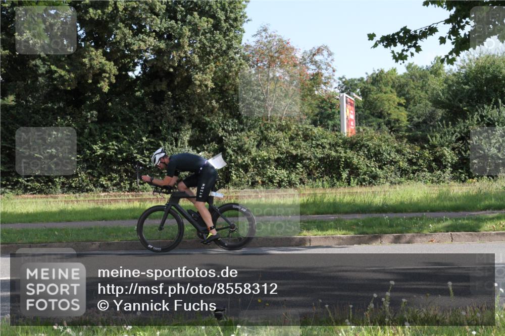 10.08.2025 - GEWOBA Citytriathlon Bremen Yannick Fuchs http://msf.ph/oto/8558312 10.08.2025 10:28:37 Radfahren  meine-sportfotos.de