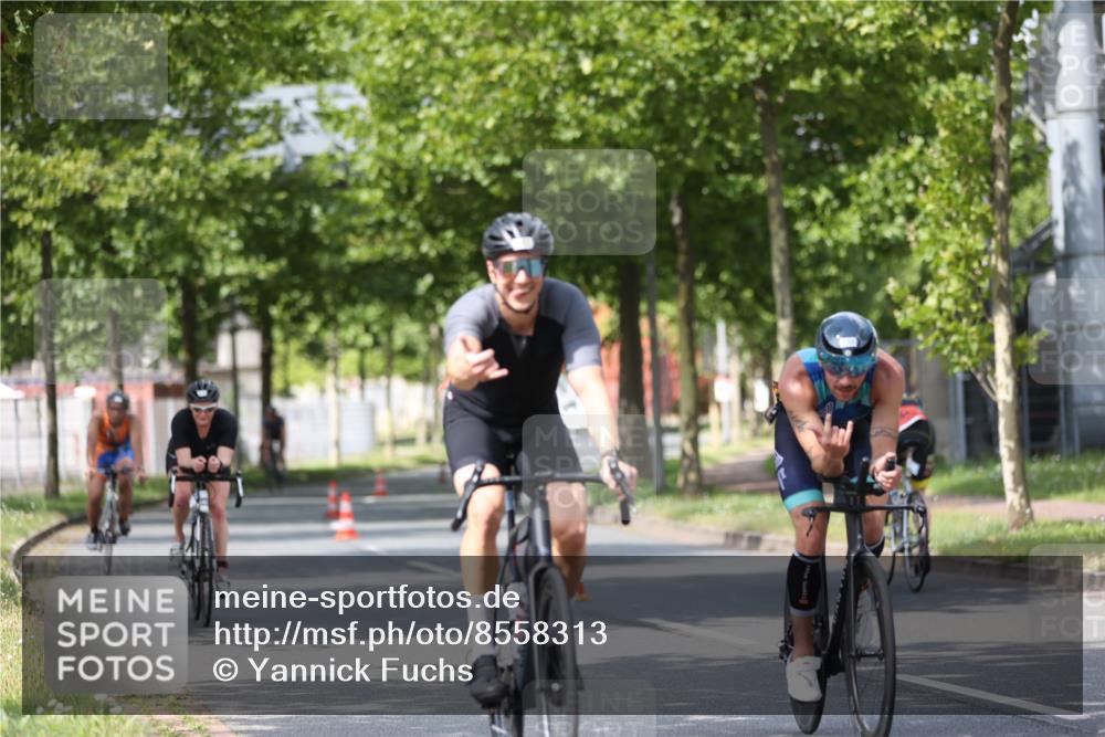 10.08.2025 - GEWOBA Citytriathlon Bremen Yannick Fuchs http://msf.ph/oto/8558313 10.08.2025 12:31:37 Radfahren 564, 616, 649, 654, 655, 666, 667, 788, 793, 863, 894, 905, 950 meine-sportfotos.de