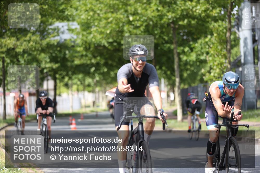 10.08.2025 - GEWOBA Citytriathlon Bremen Yannick Fuchs http://msf.ph/oto/8558314 10.08.2025 12:31:37 Radfahren 564, 616, 649, 654, 655, 666, 667, 788, 793, 863, 894, 905, 950 meine-sportfotos.de