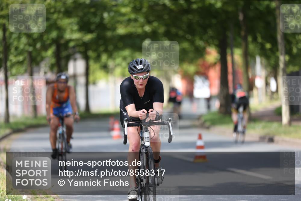 10.08.2025 - GEWOBA Citytriathlon Bremen Yannick Fuchs http://msf.ph/oto/8558317 10.08.2025 12:31:38 Radfahren 564, 616, 649, 654, 655, 666, 667, 788, 793, 863, 894, 950 meine-sportfotos.de