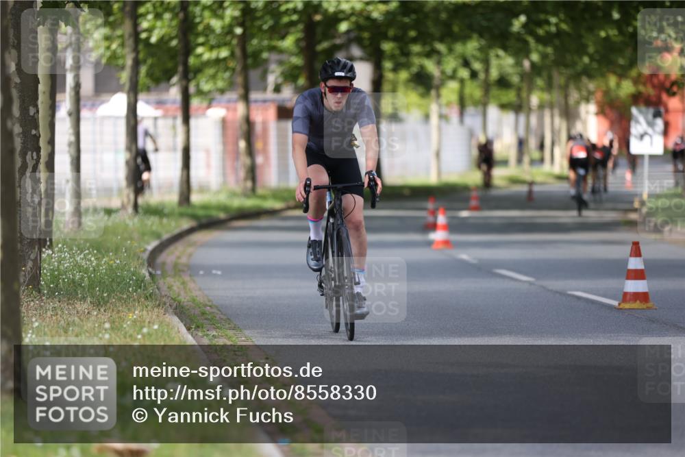 10.08.2025 - GEWOBA Citytriathlon Bremen Yannick Fuchs http://msf.ph/oto/8558330 10.08.2025 12:31:43 Radfahren 552, 564, 627, 649, 654, 655, 666, 667, 788, 793, 863, 950 meine-sportfotos.de