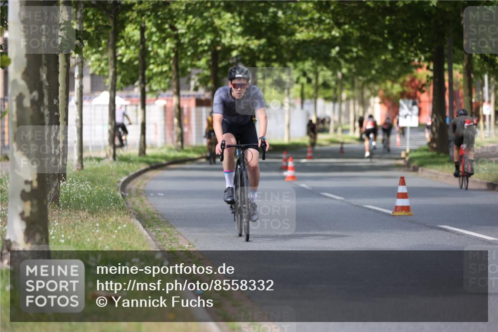 10.08.2025 - GEWOBA Citytriathlon Bremen Yannick Fuchs http://msf.ph/oto/8558332 10.08.2025 12:31:43 Radfahren 552, 564, 627, 649, 654, 655, 666, 667, 788, 793, 863, 950 meine-sportfotos.de