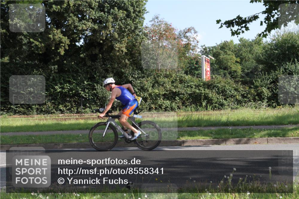 10.08.2025 - GEWOBA Citytriathlon Bremen Yannick Fuchs http://msf.ph/oto/8558341 10.08.2025 10:29:17 Radfahren 386, 412, 509, 510 meine-sportfotos.de