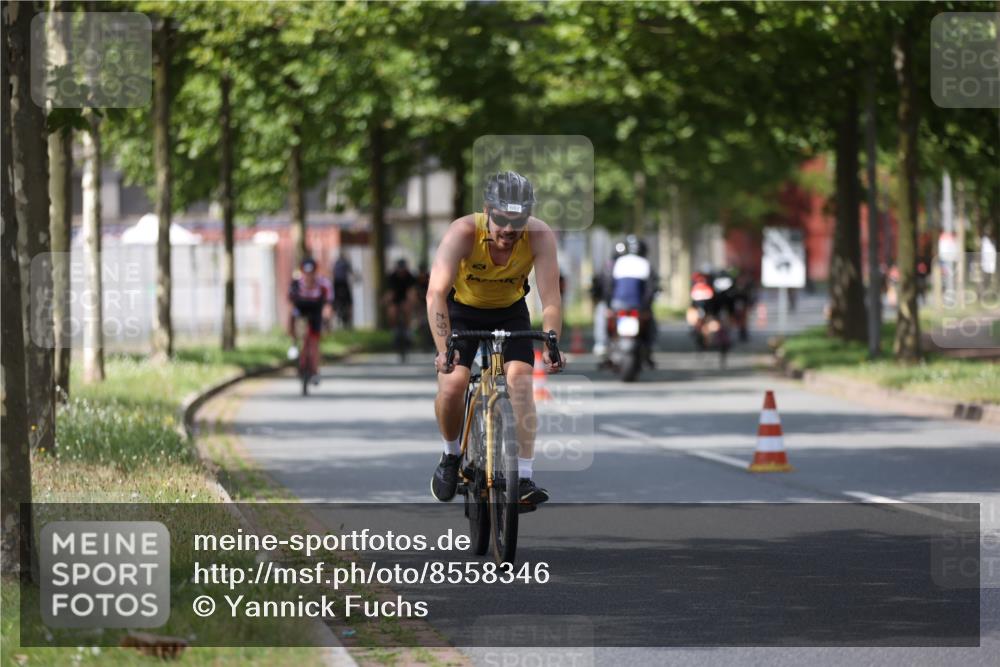 10.08.2025 - GEWOBA Citytriathlon Bremen Yannick Fuchs http://msf.ph/oto/8558346 10.08.2025 12:31:49 Radfahren 552, 615, 627, 654, 655, 657, 666, 667, 689, 770, 839, 873, 876, 950 meine-sportfotos.de