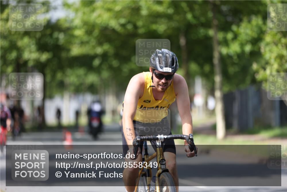 10.08.2025 - GEWOBA Citytriathlon Bremen Yannick Fuchs http://msf.ph/oto/8558349 10.08.2025 12:31:49 Radfahren 552, 615, 627, 654, 655, 657, 666, 667, 689, 770, 839, 873, 876, 950 meine-sportfotos.de