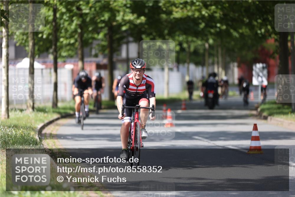 10.08.2025 - GEWOBA Citytriathlon Bremen Yannick Fuchs http://msf.ph/oto/8558352 10.08.2025 12:31:51 Radfahren 552, 615, 627, 654, 655, 657, 666, 667, 689, 770, 839, 857, 873, 876, 897, 950 meine-sportfotos.de